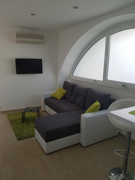 Apartments Maksim And Timon Крк Экстерьер фото